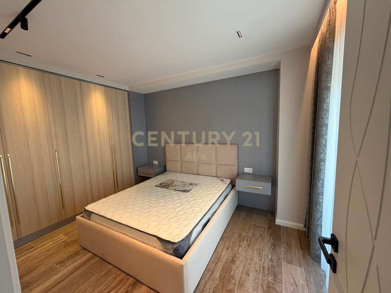 Premium Apartment 1+1 + Parking – Donika Center, Tirana