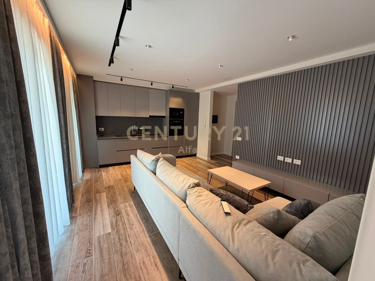 Premium Apartment 1+1 + Parking – Donika Center, Tirana