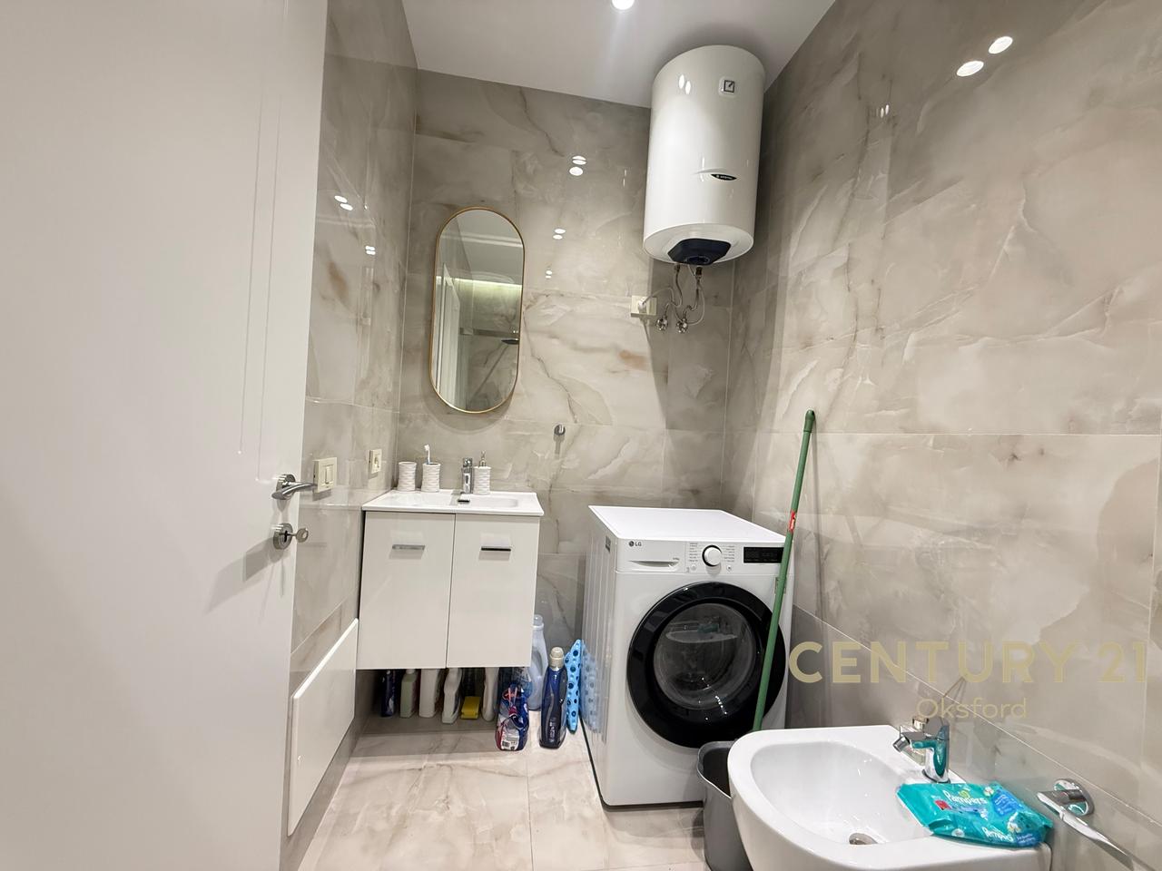 Japim me qira apartament 1+1,tek Zogu I Zi!