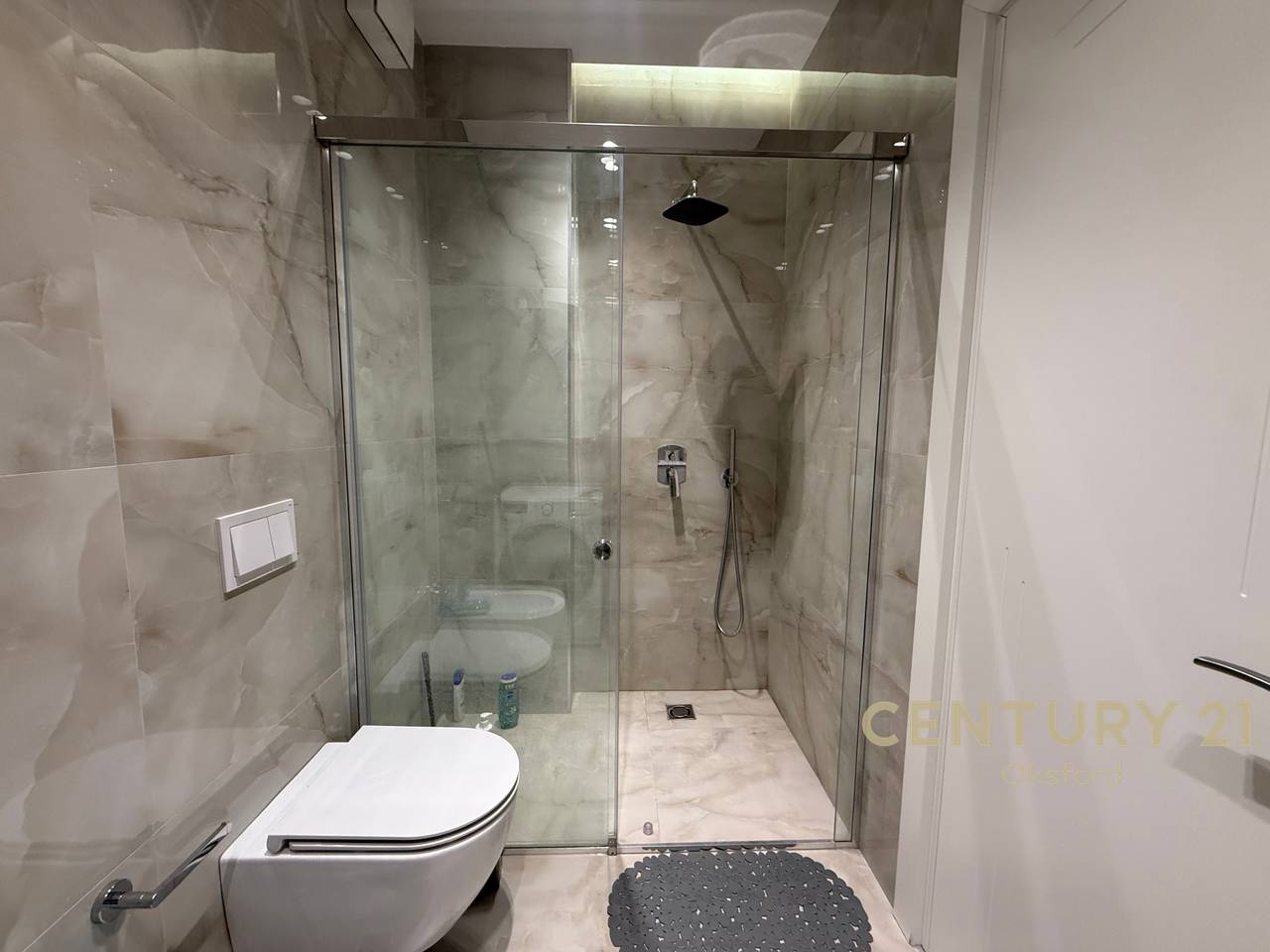 Japim me qira apartament 1+1,tek Zogu I Zi!