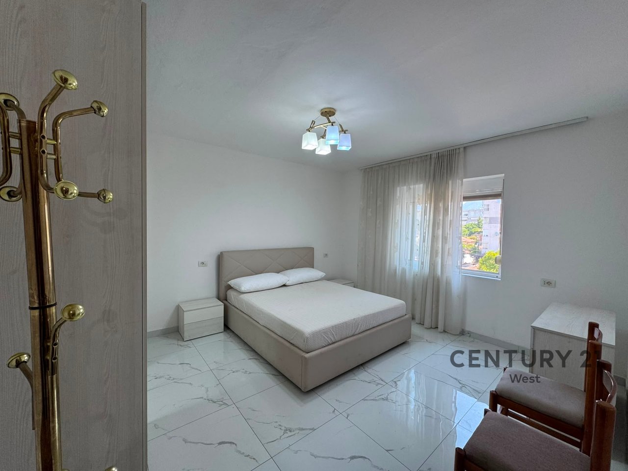 Apartament 3+1 me qera te Rruga Bardhyl