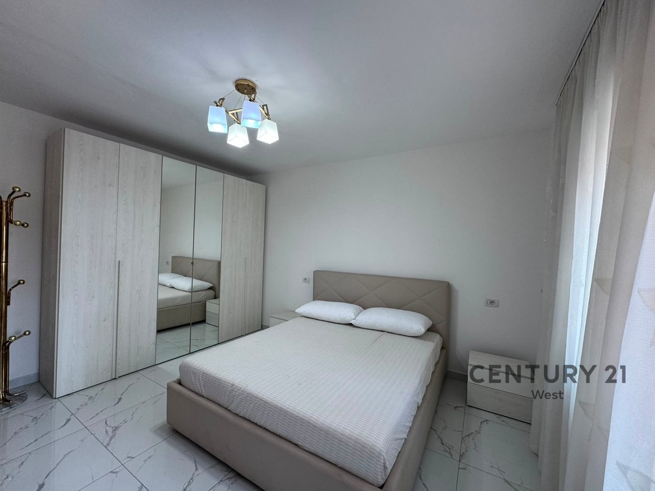 Apartament 3+1 me qera te Rruga Bardhyl