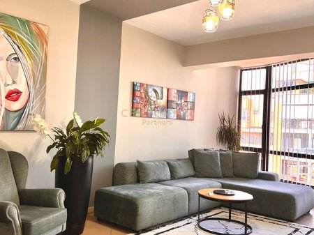 !! SHITET APARTAMENT 2+1 PËRBALLË DELIORGJIT !!