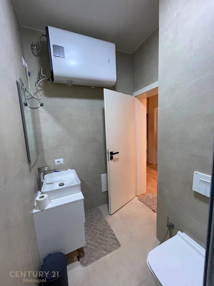 JEPET ME QIRA APARTAMENT 2+1+2, ZOGU I ZI!
