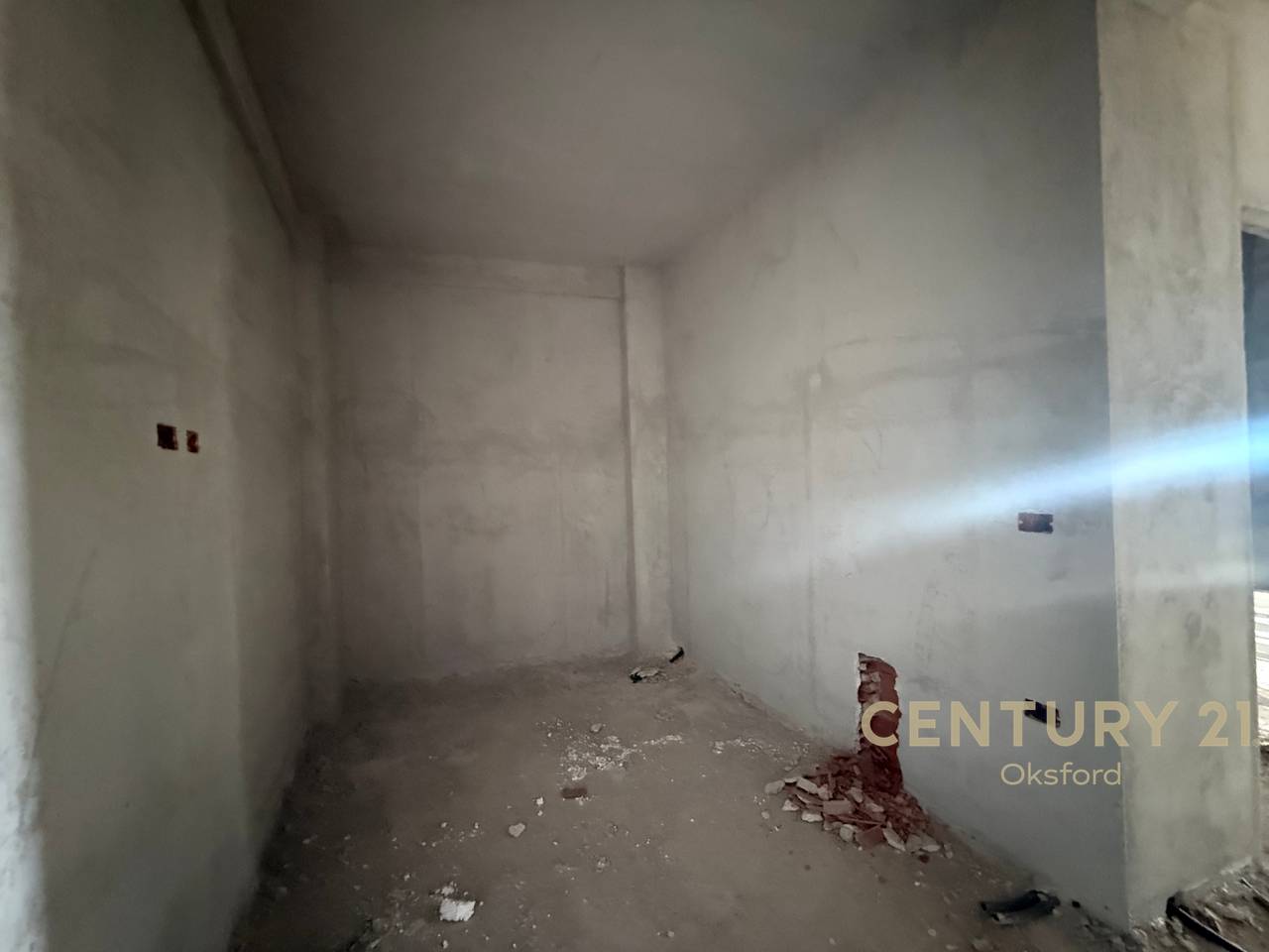 Okazion! Apartament në shitje 2+1, pranë ish Fushës së Aviacionit!