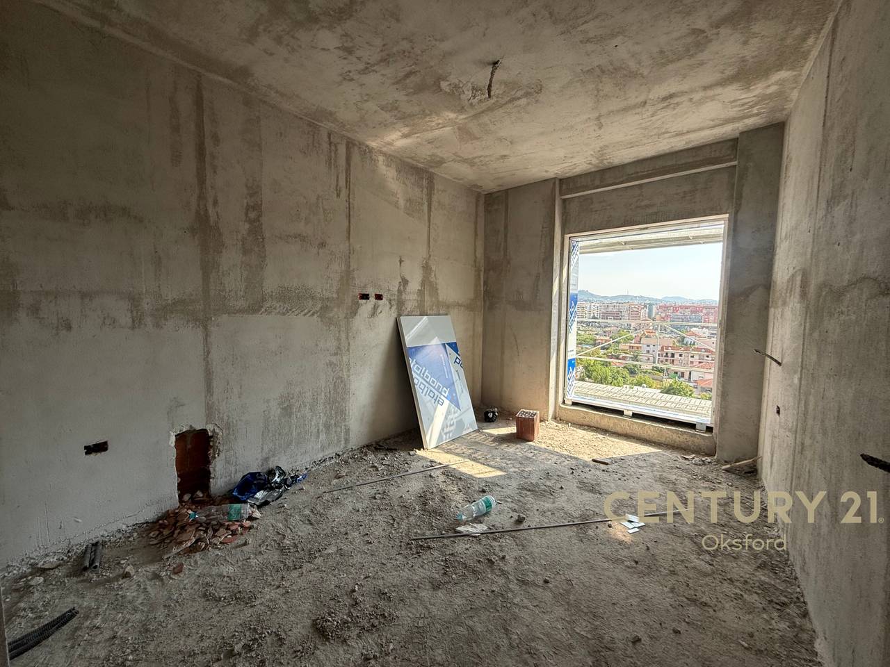 Okazion! Apartament në shitje 2+1, pranë ish Fushës së Aviacionit!