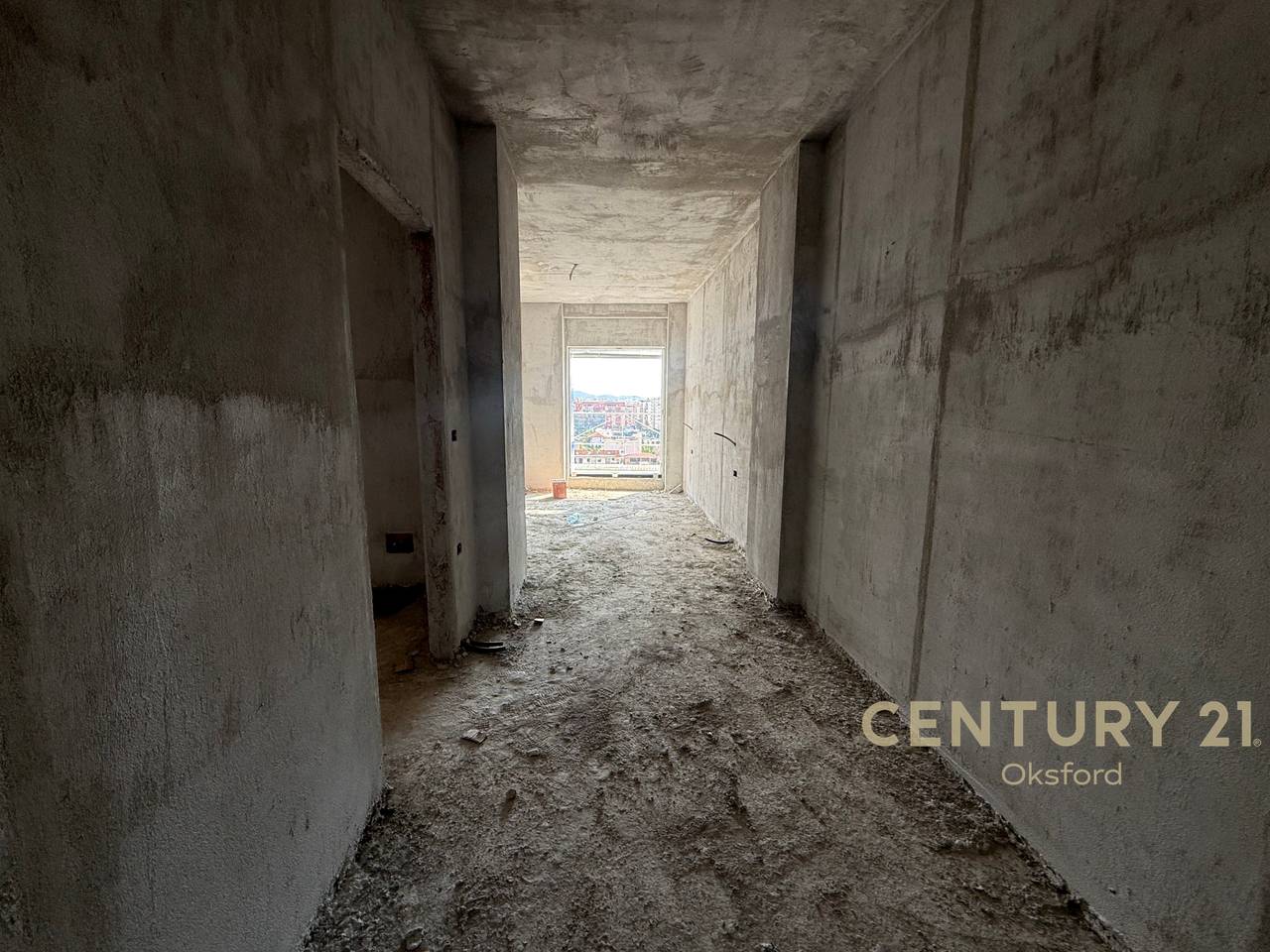 Okazion! Apartament në shitje 2+1, pranë ish Fushës së Aviacionit!