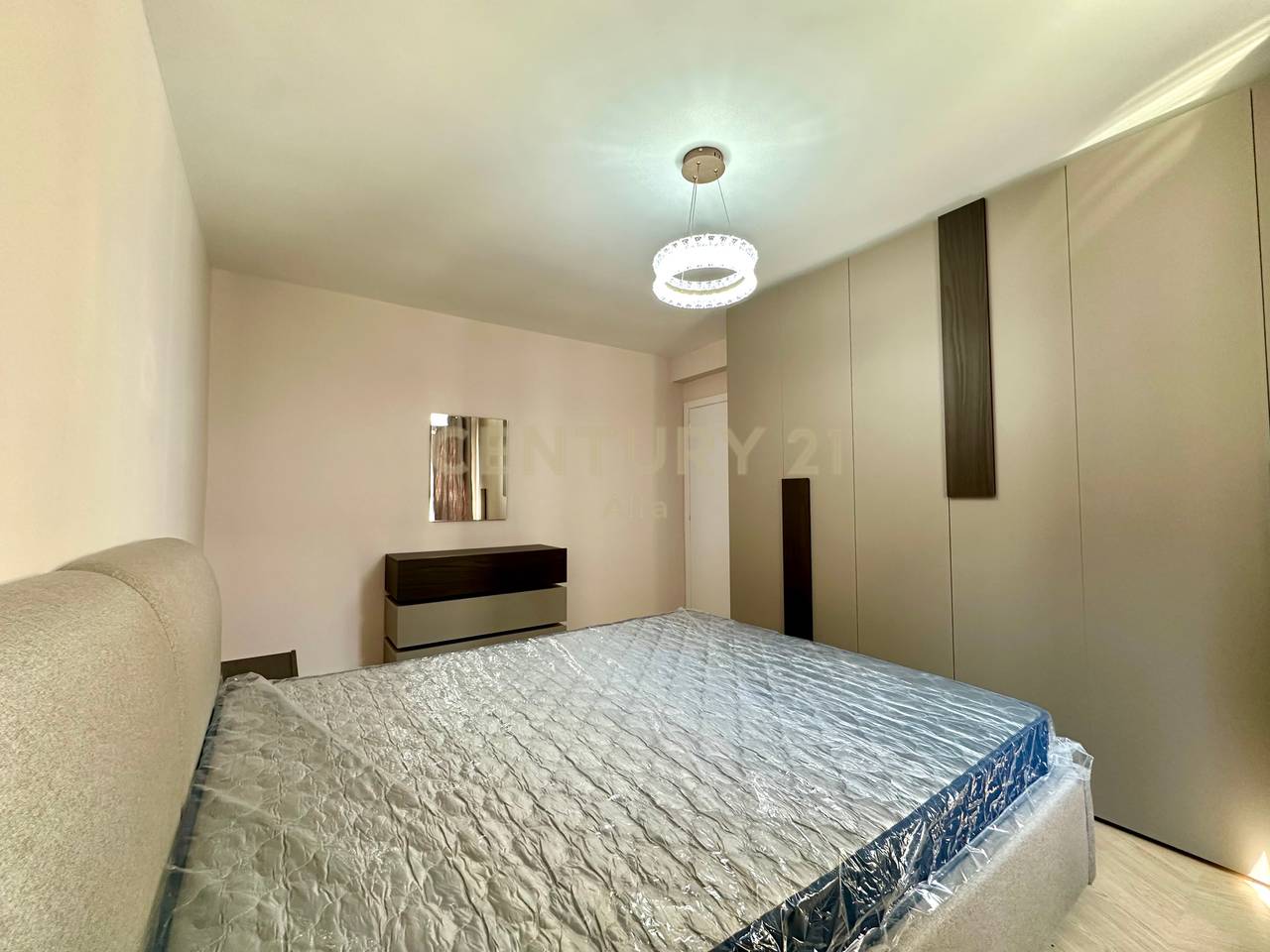 SHESIM, APARTAMENT 1+1 TOTALISHT I RI, mbrapa AMBASADËS AMERIKANE❗️