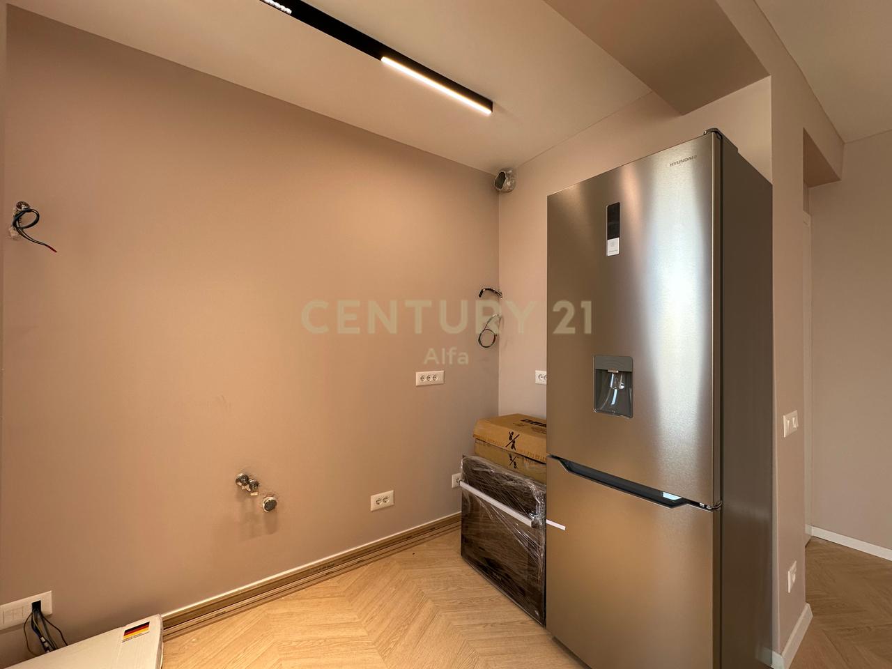 SHESIM, APARTAMENT 1+1 TOTALISHT I RI, mbrapa AMBASADËS AMERIKANE❗️