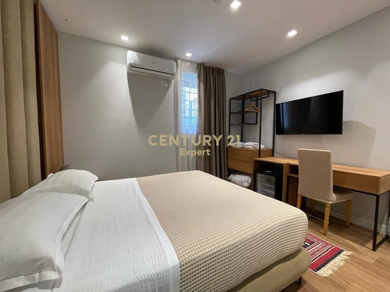 WE RENT HOTEL NEAR THE MORTGAGE, TIRANA!