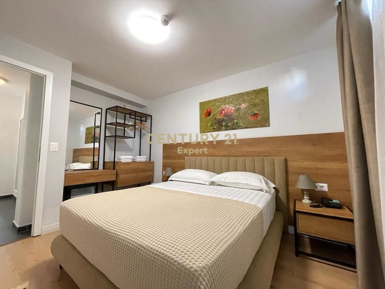 WE RENT HOTEL NEAR THE MORTGAGE, TIRANA!