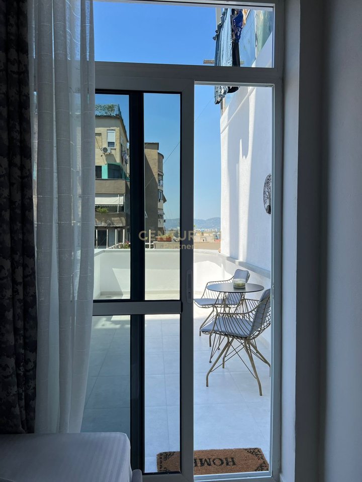 !! SHITET APARTAMENT 2+1 PËRBALLË DELIORGJIT !!