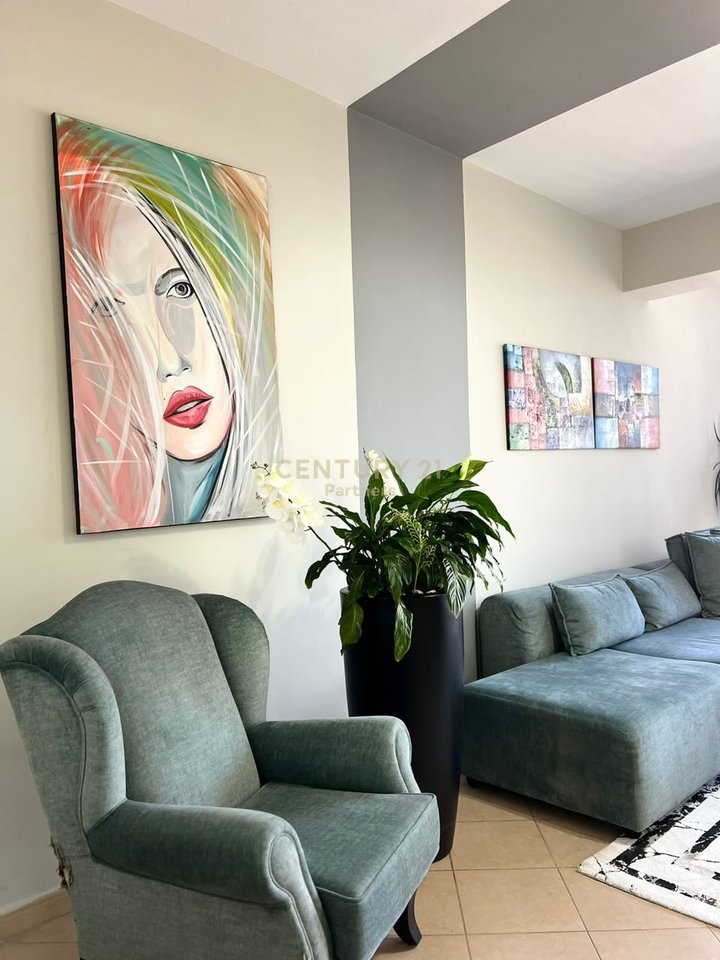 !! SHITET APARTAMENT 2+1 PËRBALLË DELIORGJIT !!