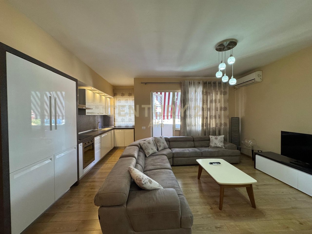 Jepet me qira apartament 1+1 tek Myslym Shyri!