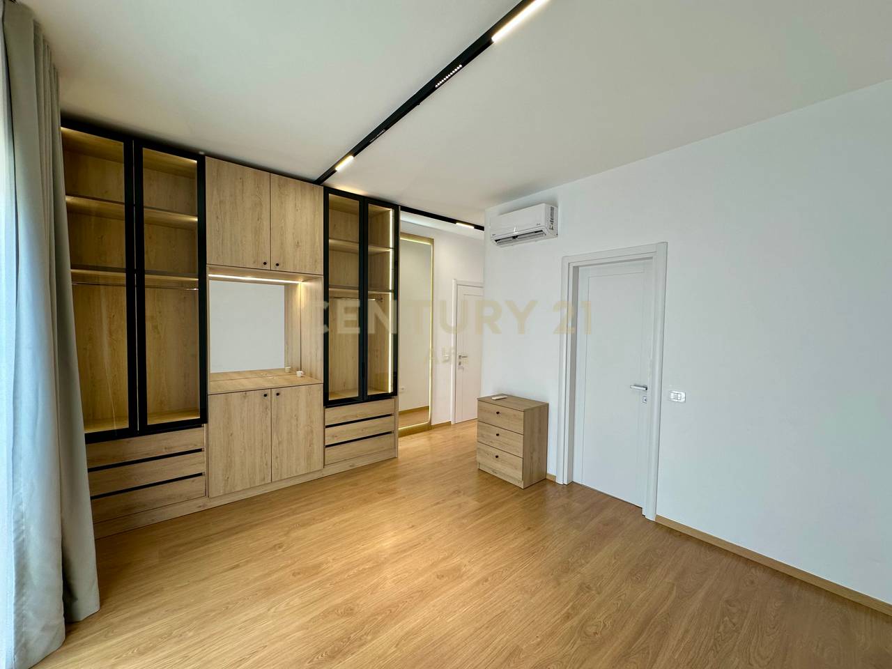 FOR RENT, 3+1+3 APARTMENT IN ONE OF THE BEST RESIDENCES IN THE DRY LAKE AREA❗️