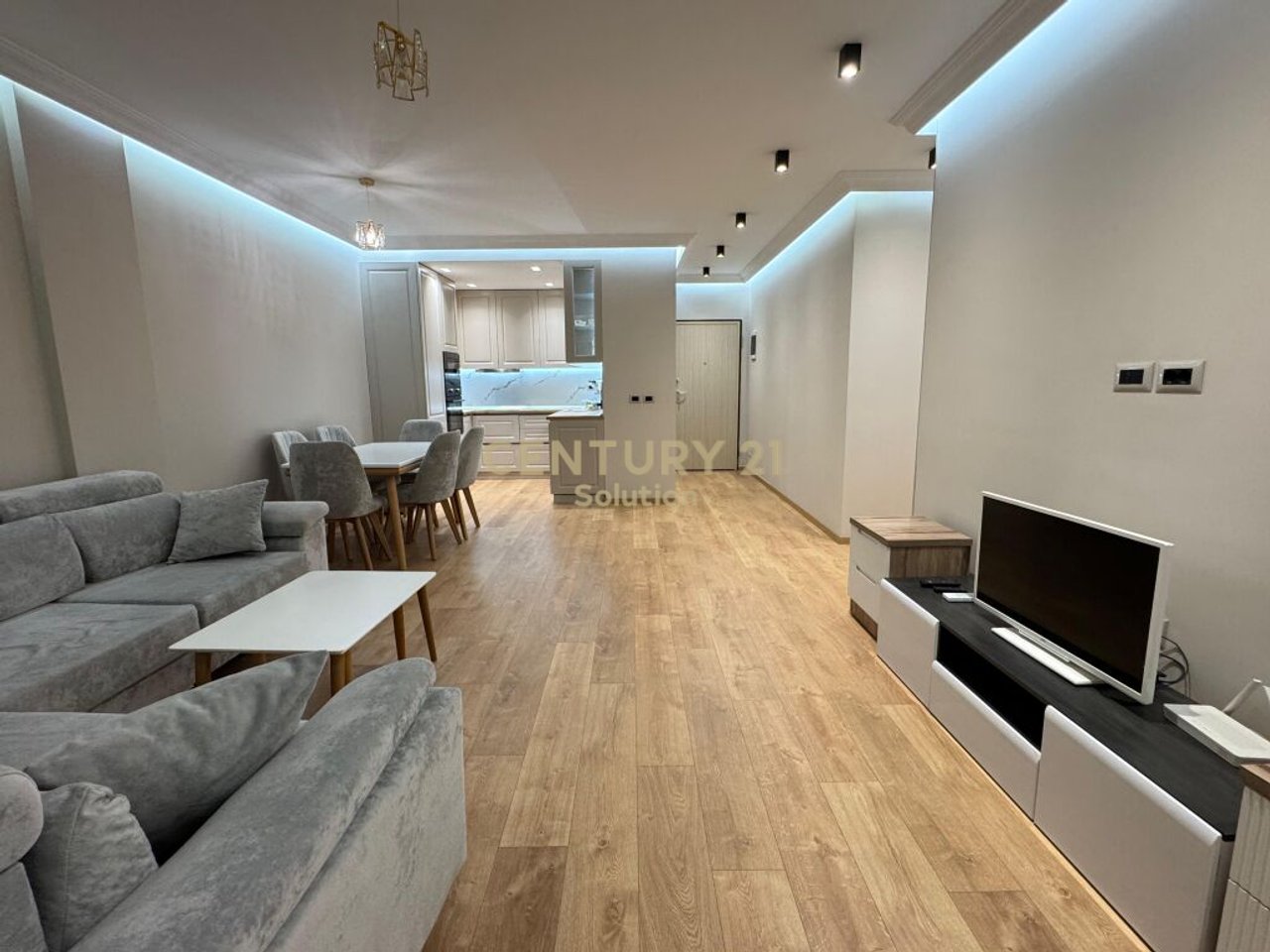 AFFITTIAMO APPARTAMENTO 2+1+2 NELL'AREA DI ASTIR!