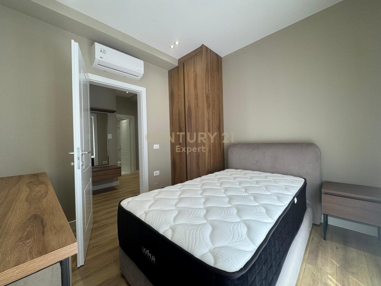 FOR RENT MODERN DUPLEX + PARKING AT DRY LAKE