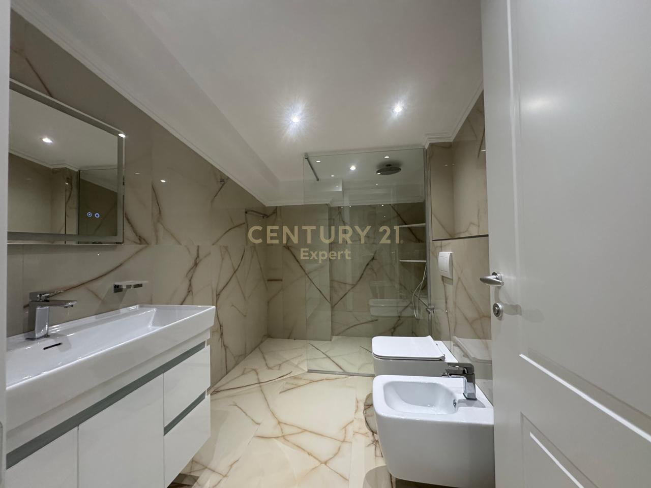 FOR RENT MODERN DUPLEX + PARKING AT DRY LAKE