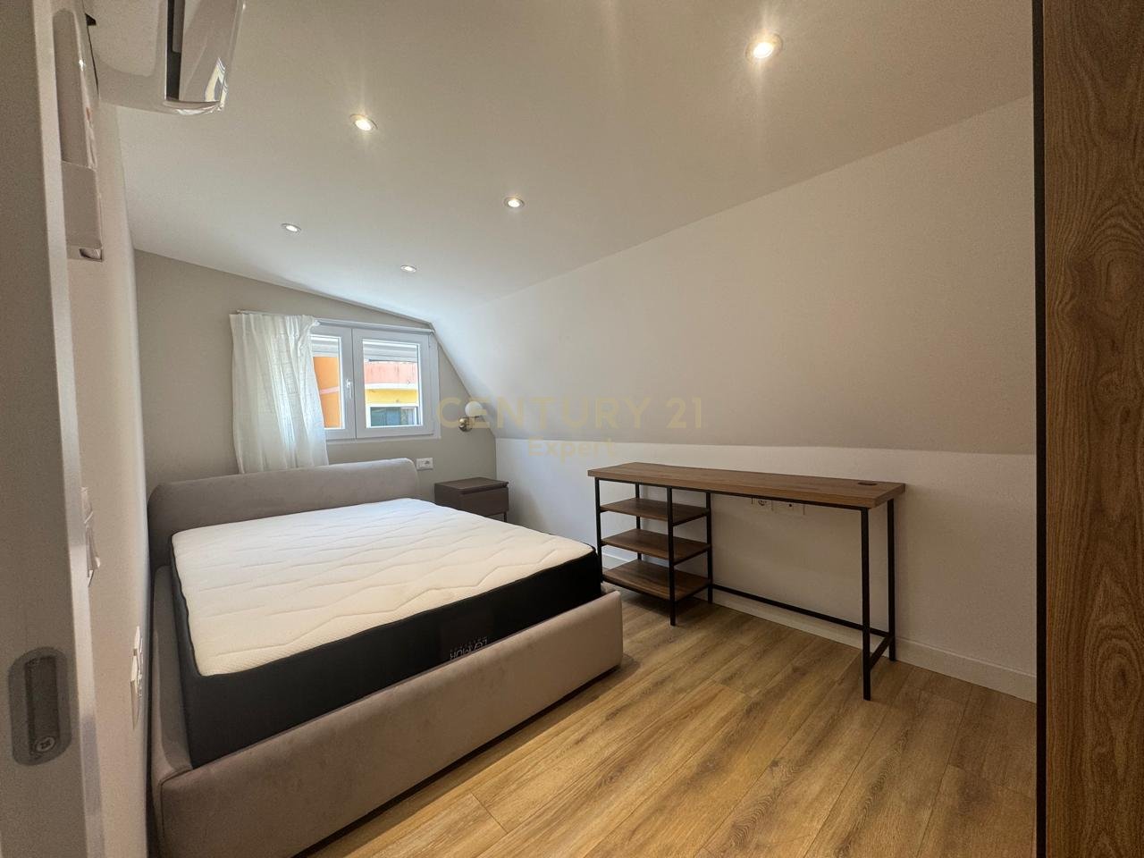 FOR RENT MODERN DUPLEX + PARKING AT DRY LAKE