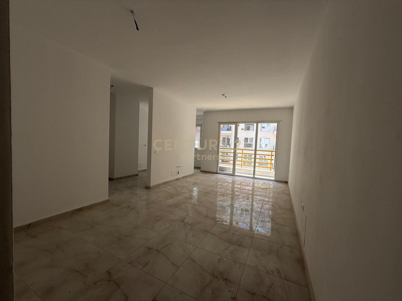 APPARTAMENTO 2+1+2 + POSTO AUTO IN AFFITTO PRESSO IL COMPLESSO E88, LAPRAKË