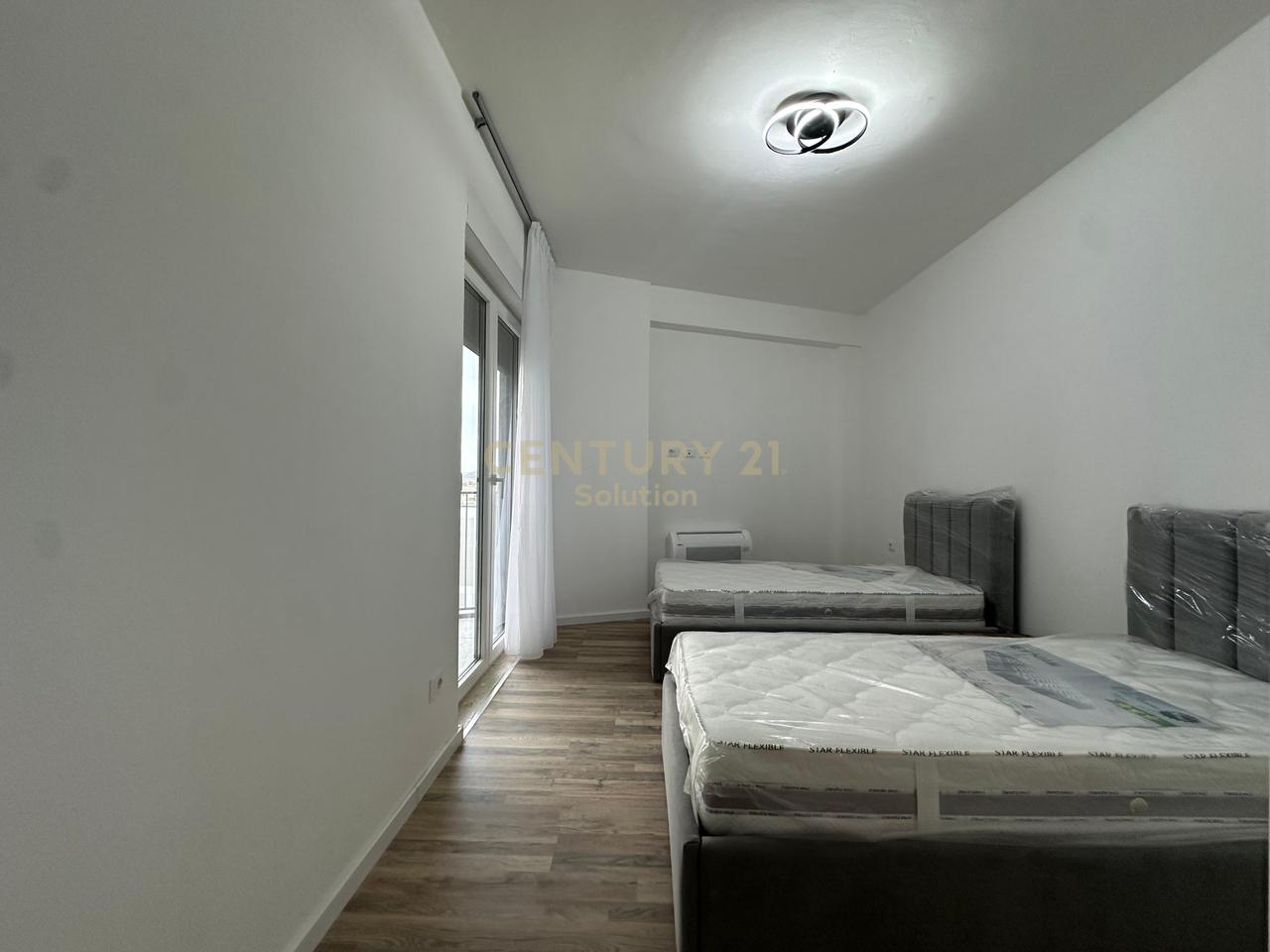 APARTAMENT 2+1+2 +VERANDE PER QIRA PRANE BULEVARDIT TE RI!