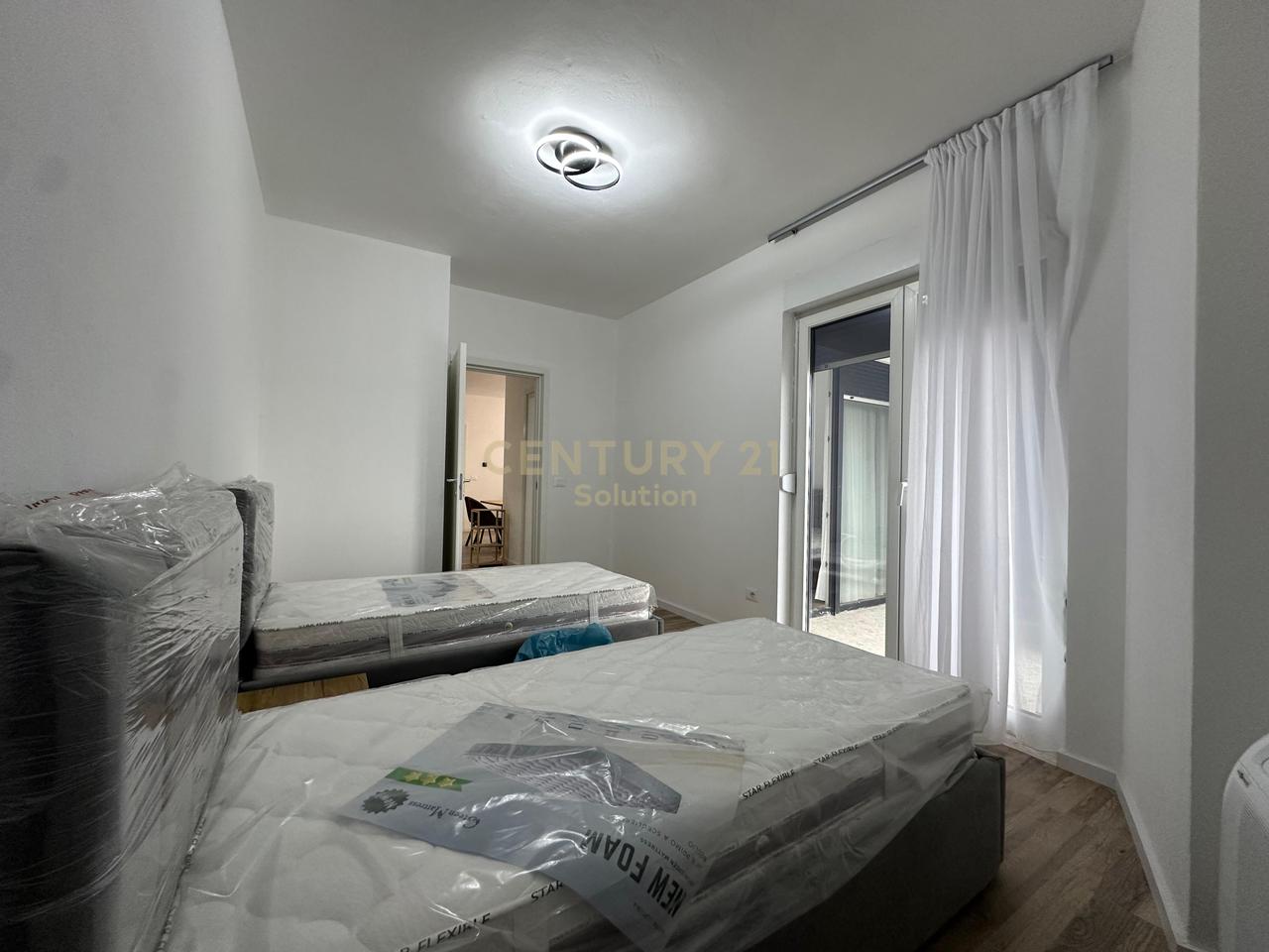 APARTAMENT 2+1+2 +VERANDE PER QIRA PRANE BULEVARDIT TE RI!