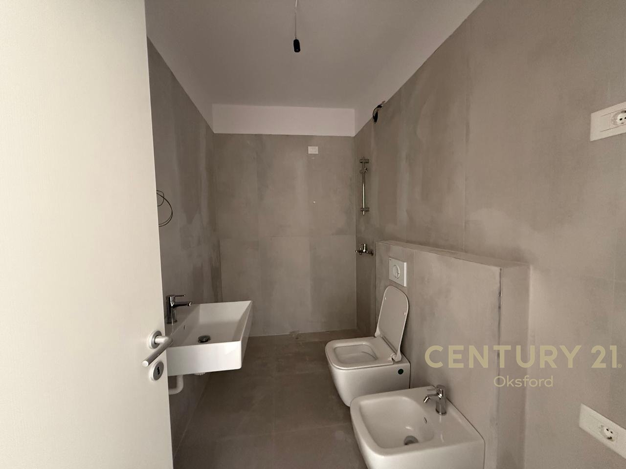 OFFICE SPACE FOR RENT, NEAR THE PARIS MUNICIPALITY!