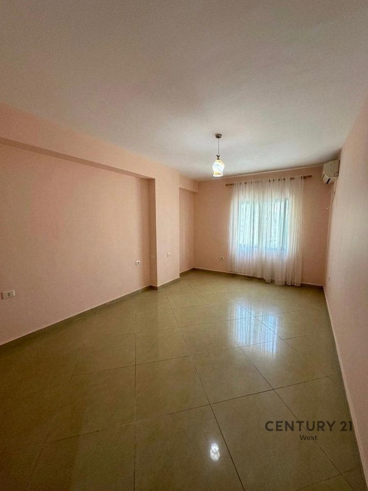 3+1+2 Space for Offices for Rent near the "Petro Nini Luarasi" High School