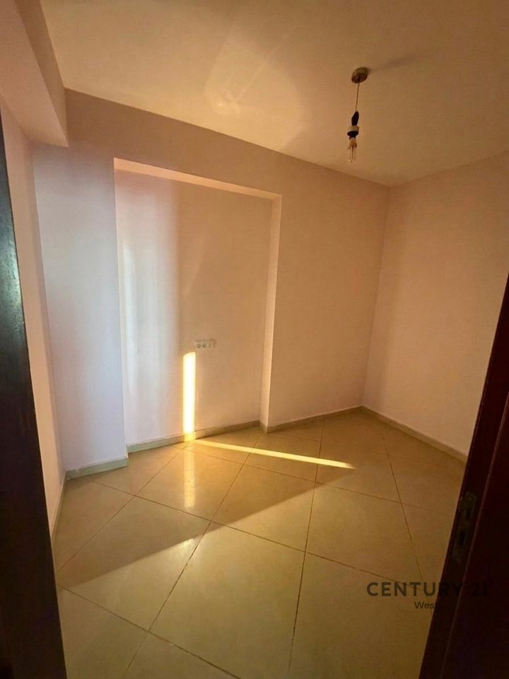 3+1+2 Space for Offices for Rent near the "Petro Nini Luarasi" High School