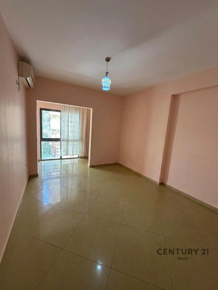3+1+2 Space for Offices for Rent near the "Petro Nini Luarasi" High School