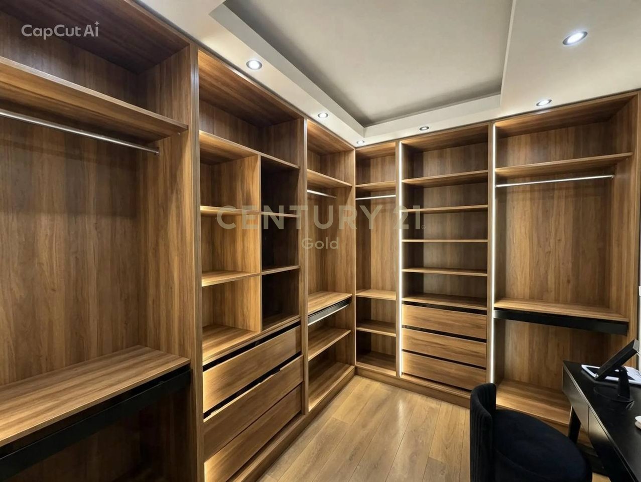 APARTMENT 2+1+2 FOR SALE AT THE BOTANICAL GARDEN (THE MOSQUE)