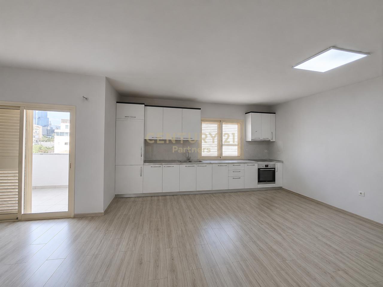 Shesim Apartament 2+1+2 në Myslym Shyri !