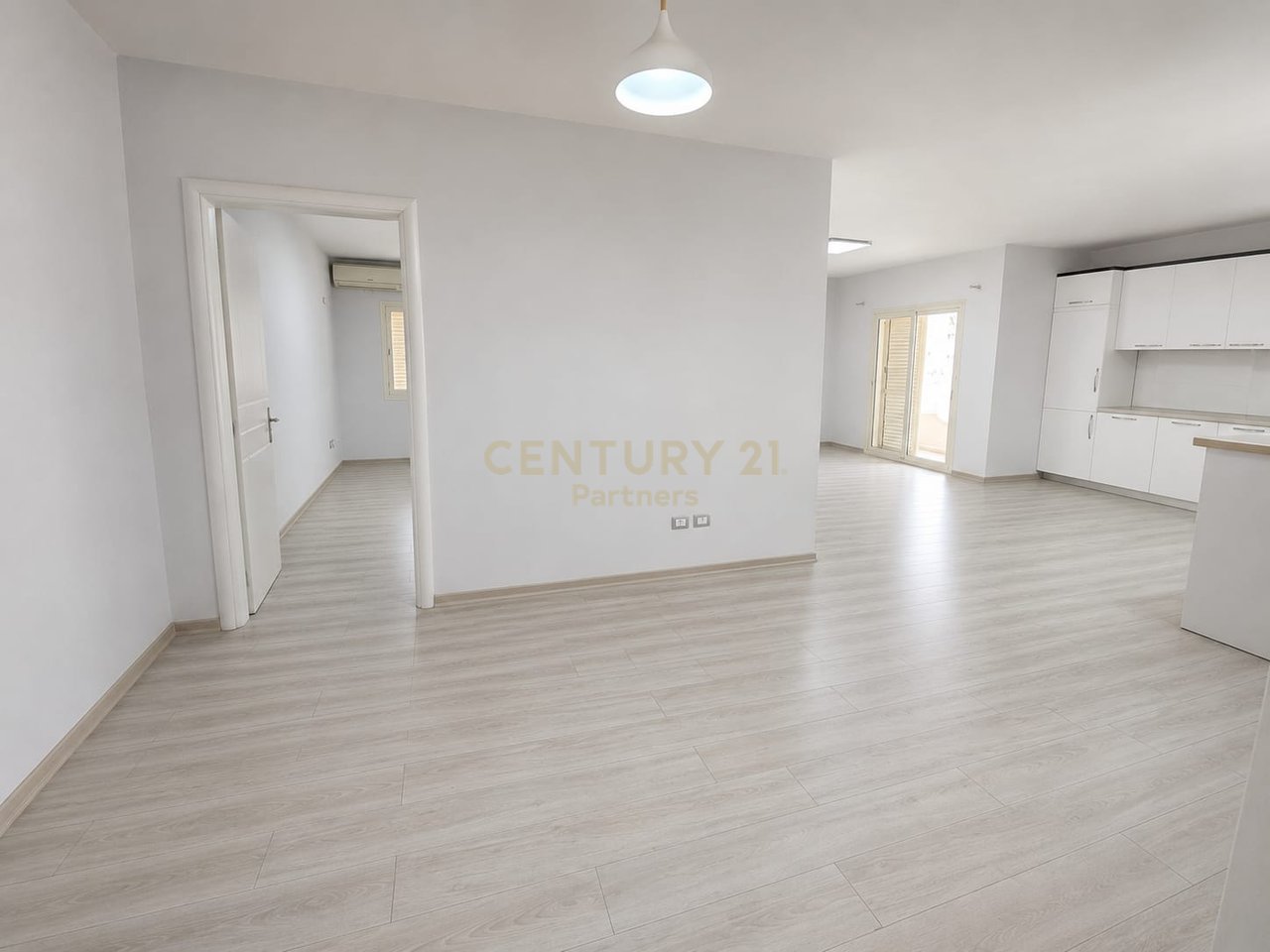 Shesim Apartament 2+1+2 në Myslym Shyri !