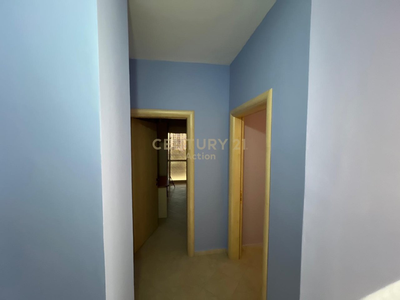 JEPET ME QIRA – APARTAMENT 2+1
📍 Shkëmbi i Kavajës, Durrës