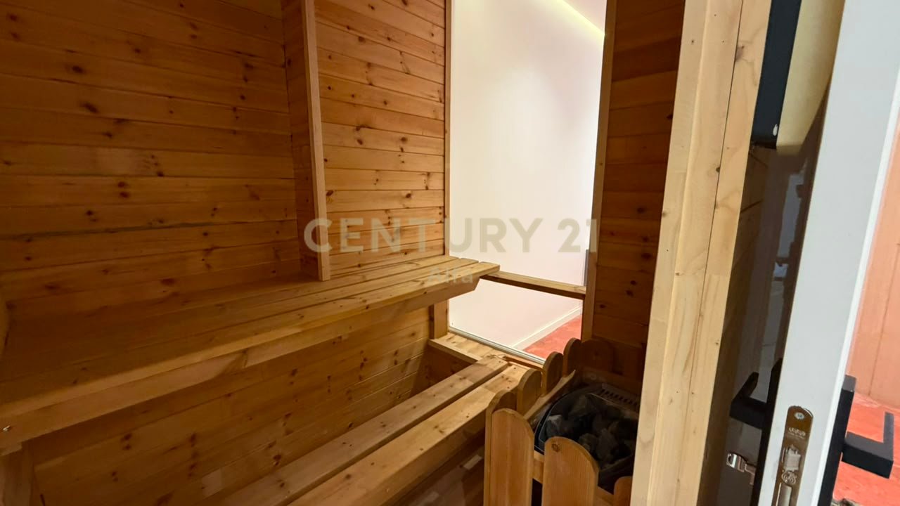 VILË PREMIUM ME QIRA NË PETRELË – PAMJE PANORAMIKE &amp; PRIVATËSI