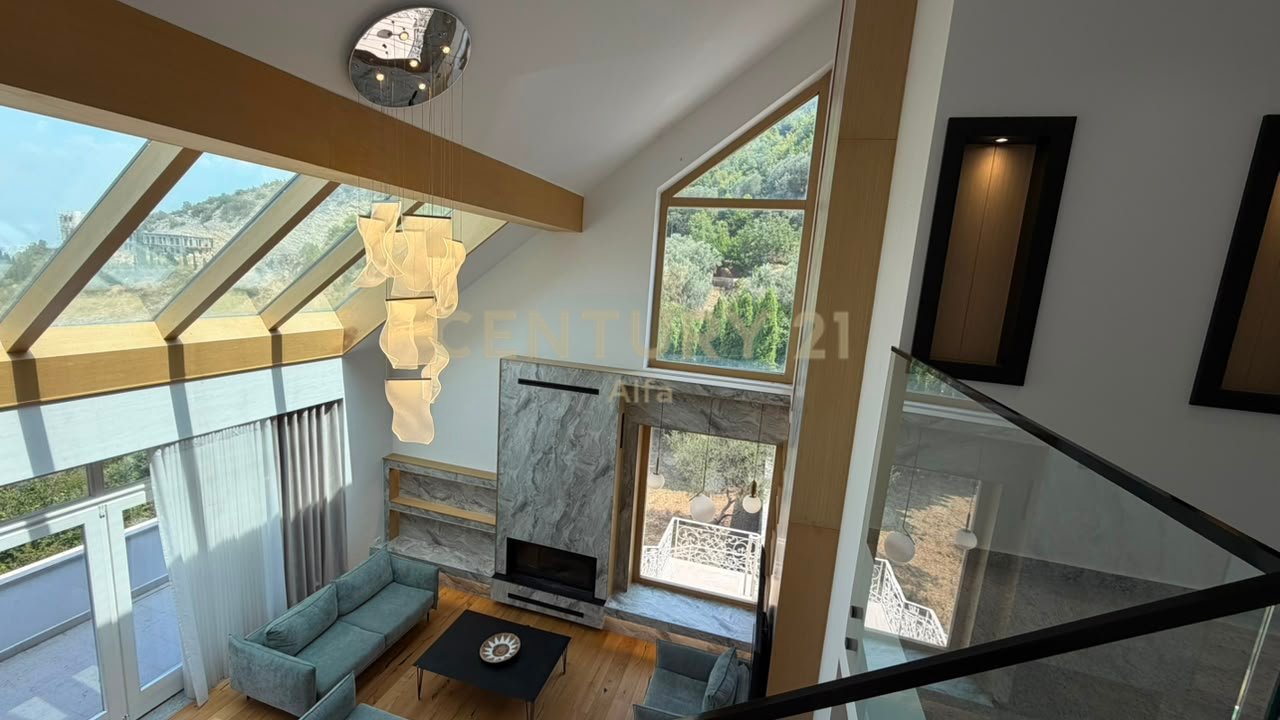 VILË PREMIUM ME QIRA NË PETRELË – PAMJE PANORAMIKE &amp; PRIVATËSI