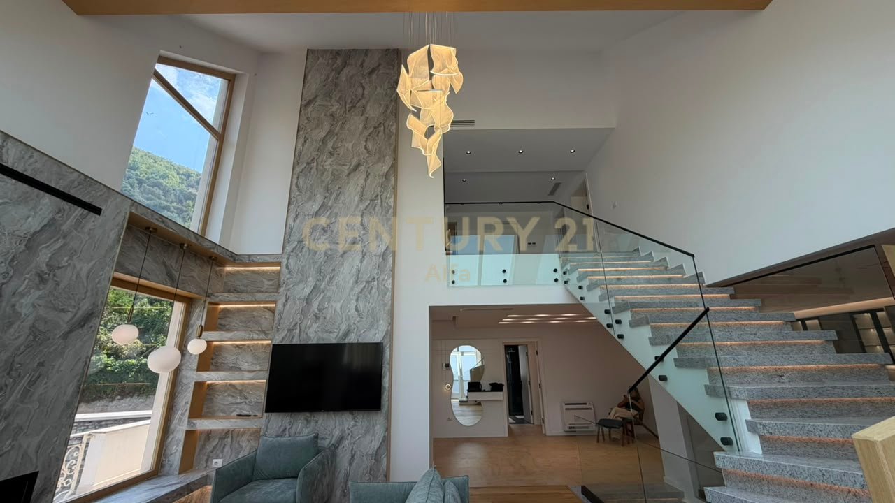 VILË PREMIUM ME QIRA NË PETRELË – PAMJE PANORAMIKE &amp; PRIVATËSI