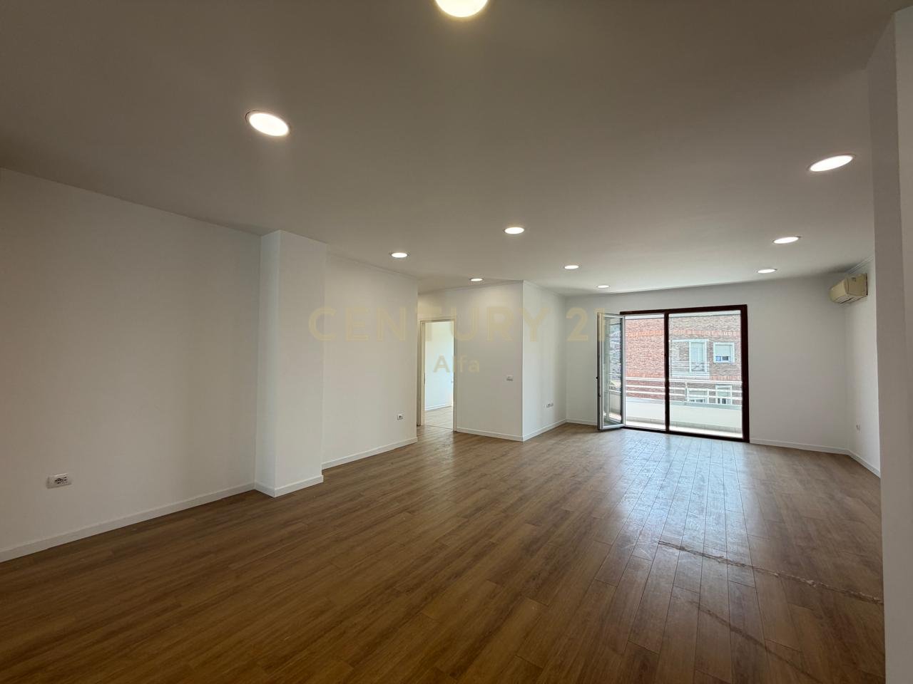 Office for rent at Hilton (Delijorgji)