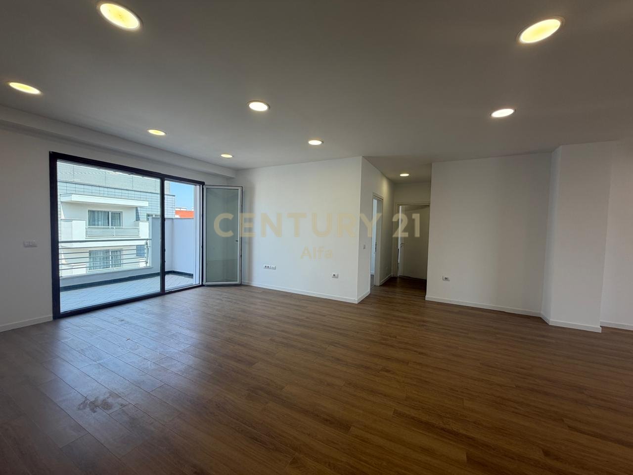 Office for rent at Hilton (Delijorgji)