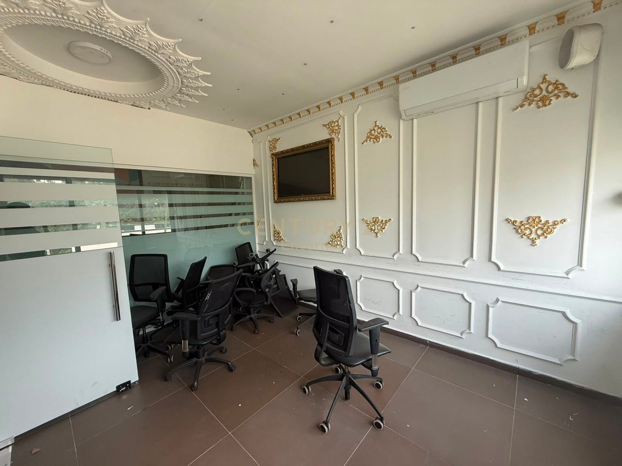 For Rent – Space 240 m²