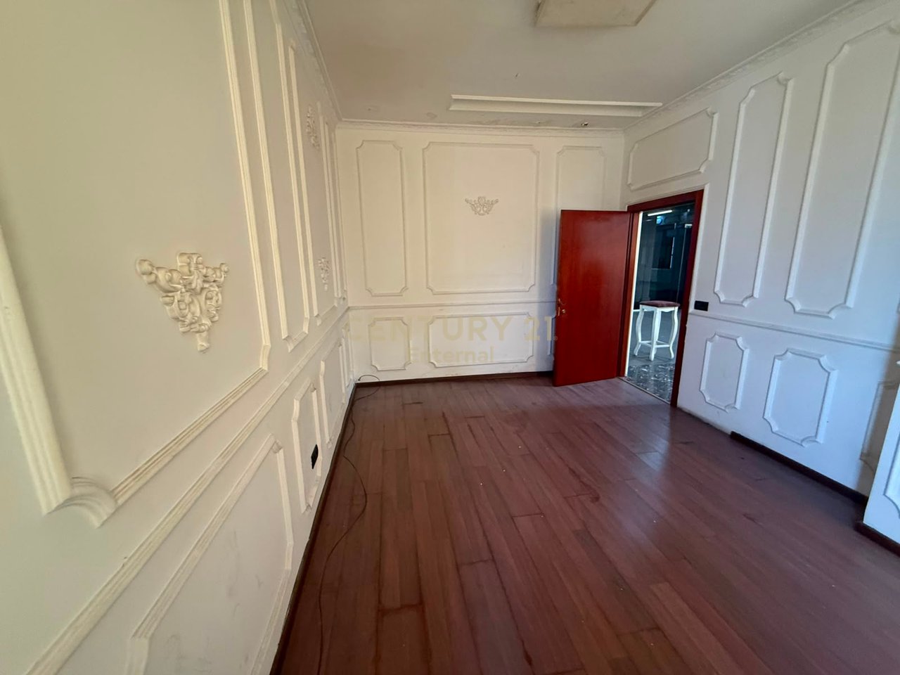 For Rent – Space 240 m²