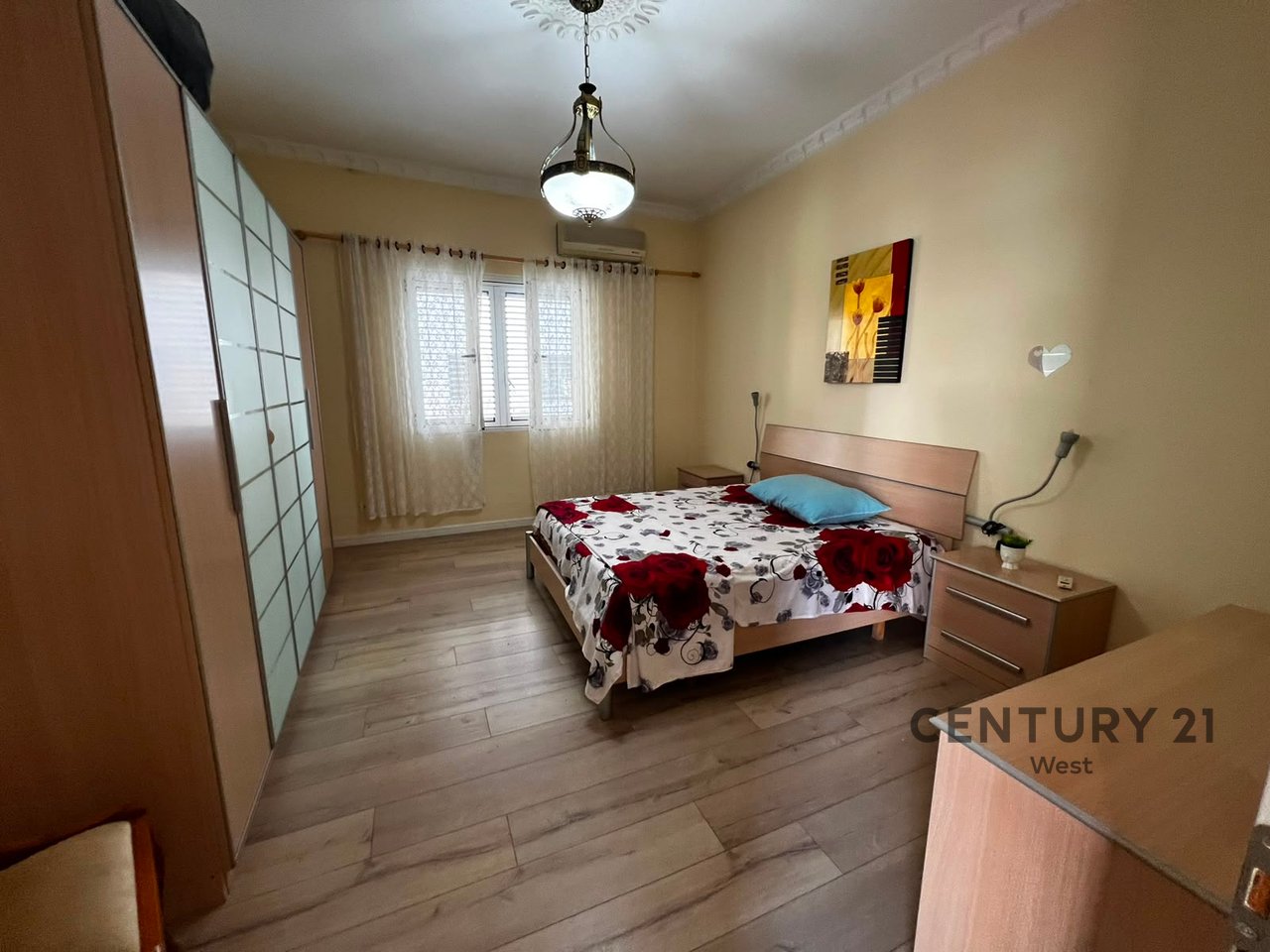 Floor Villa for Rent on Kavaja Road, Him Kolli Street