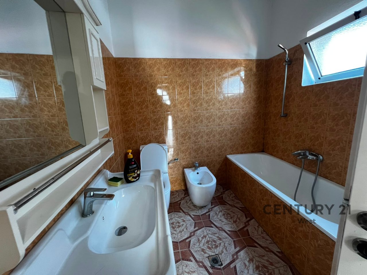 Floor Villa for Rent on Kavaja Road, Him Kolli Street