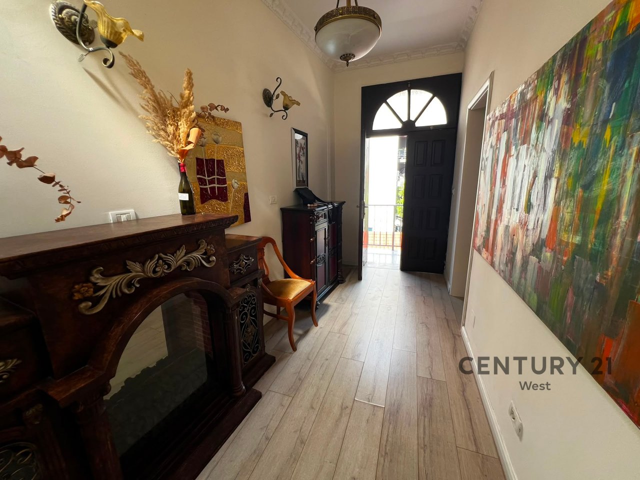 Floor Villa for Rent on Kavaja Road, Him Kolli Street