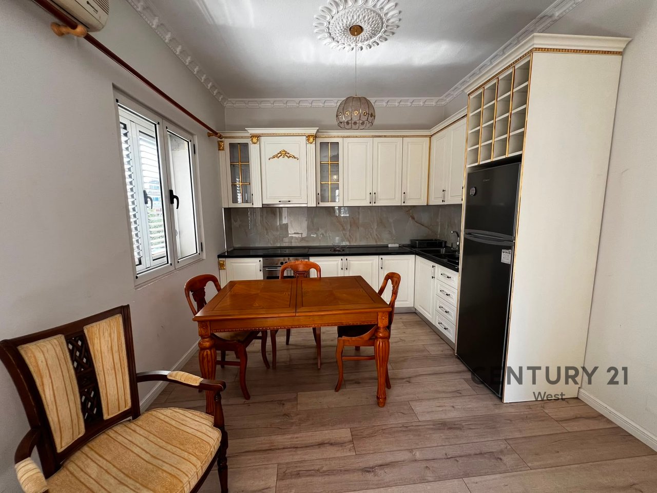 Floor Villa for Rent on Kavaja Road, Him Kolli Street