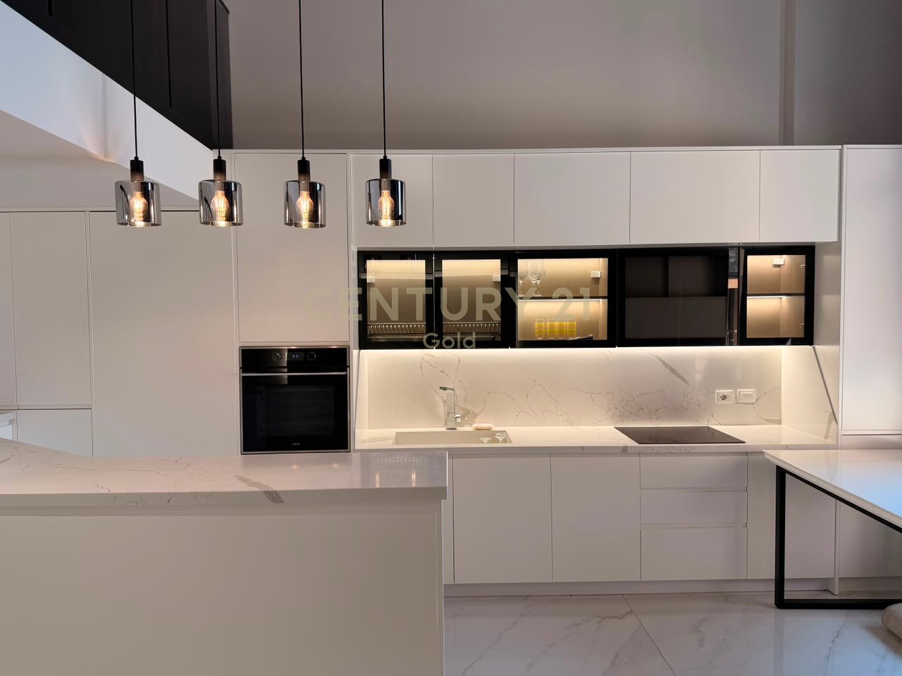 Super Duplex Apartment for Sale First Line, Arrangement!