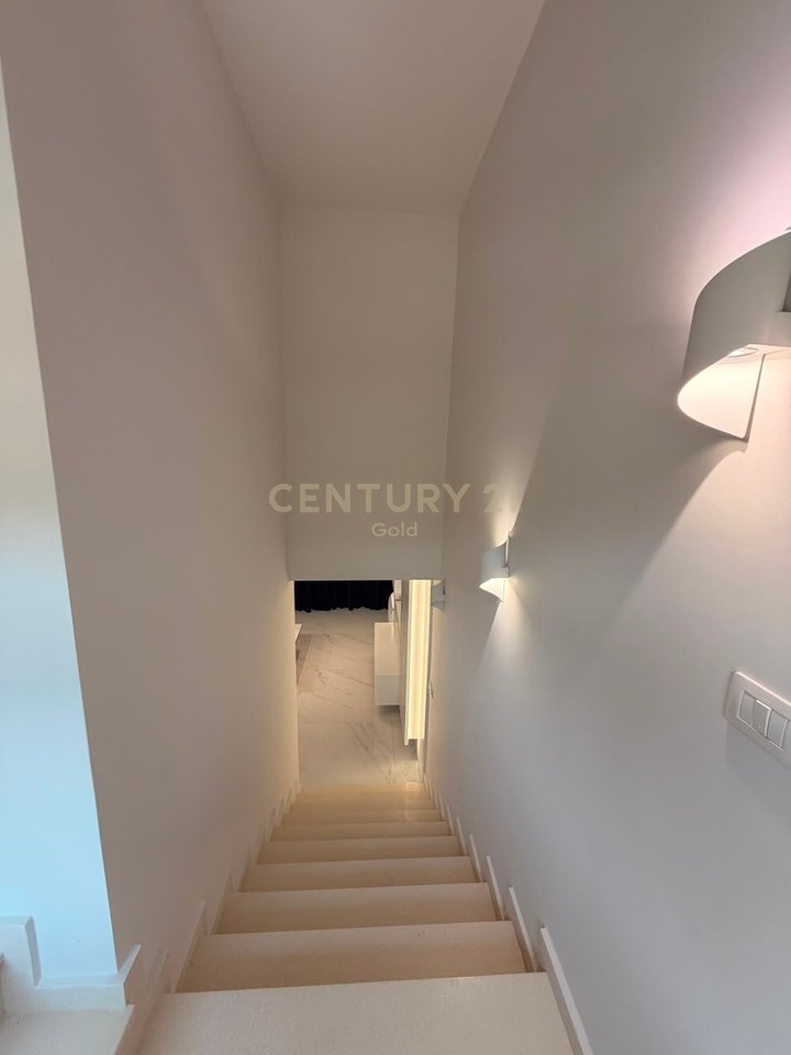 Super Duplex Apartment for Sale First Line, Arrangement!