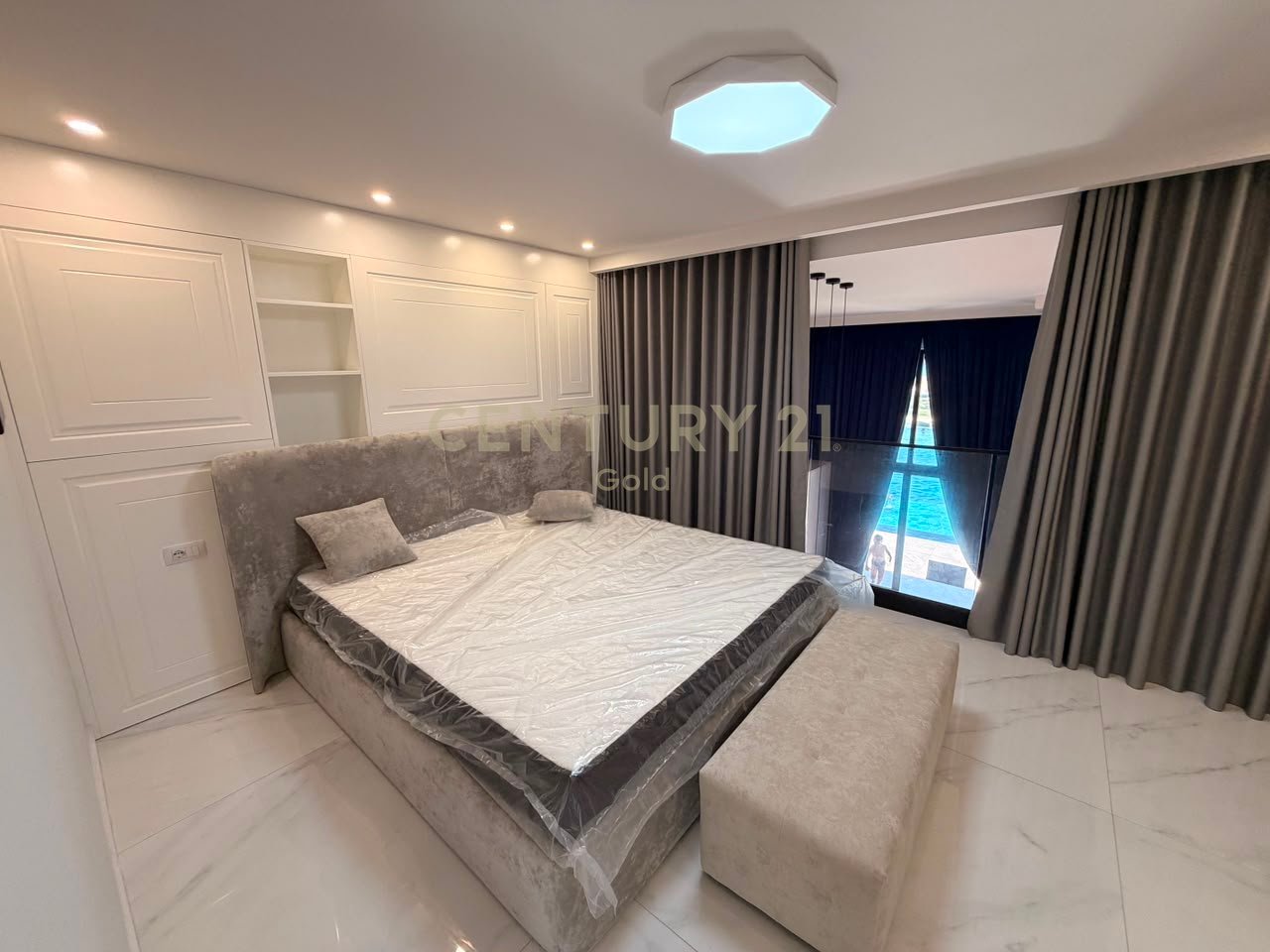 Super Duplex Apartment for Sale First Line, Arrangement!