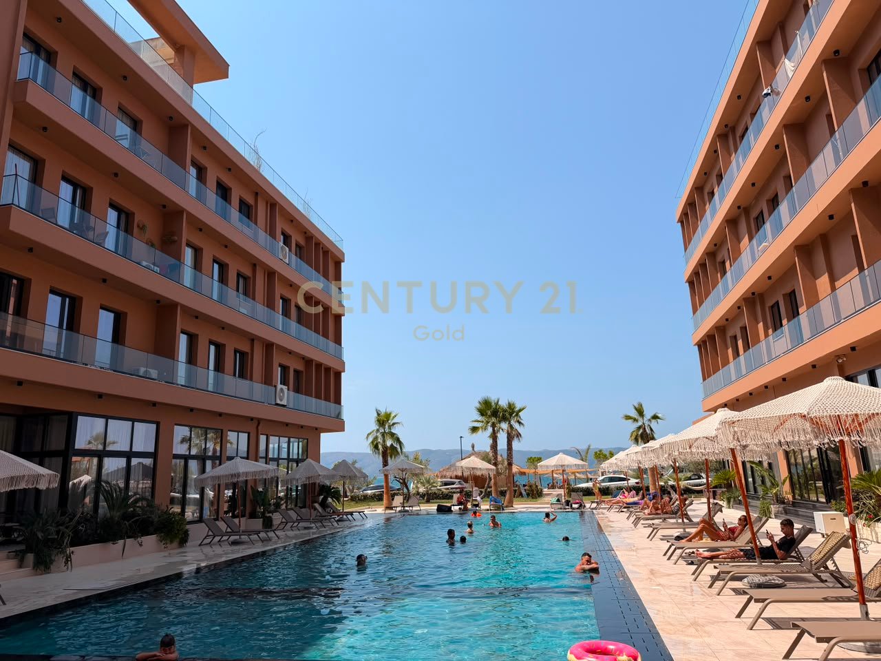 Super Duplex Apartment for Sale First Line, Arrangement!