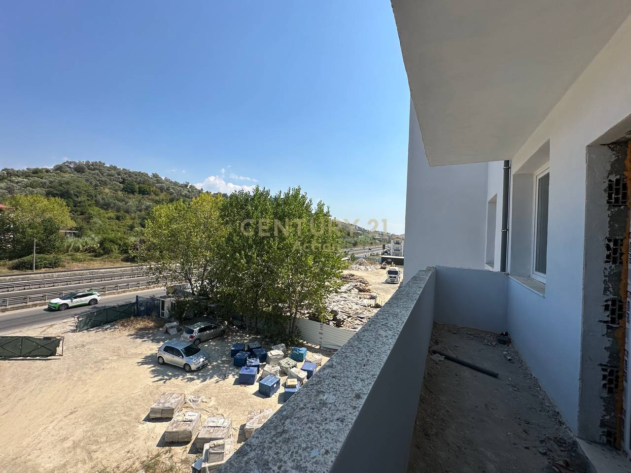 Shitet apartament ne Golem.